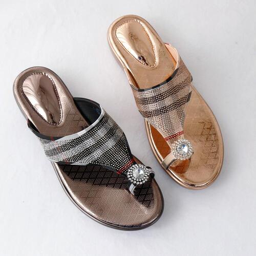 엄지 큐빅 여성쪼리 발편한 굽있는 슬리퍼 3cm 엄마 여름 신발